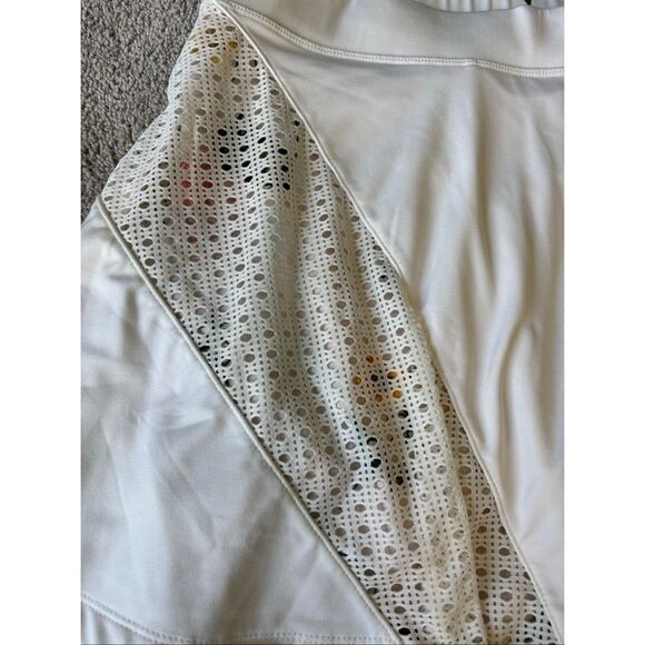 Tuckernuck White and Fresh Buds Perforated Tennis Skirt, Med $100 F34 - Picture 4 of 7